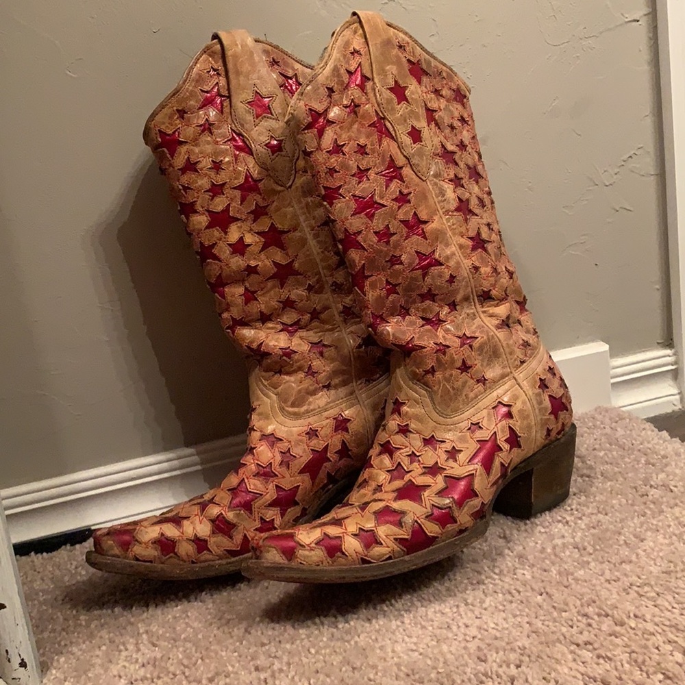 Corral star boots